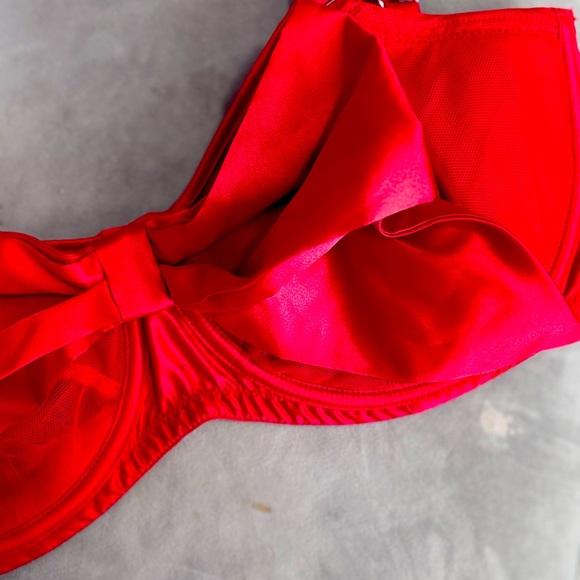 𝑽𝑰𝑪𝑻𝑶𝑹𝑰𝑨'𝑺 𝑺𝑬𝑪𝑹𝑬𝑻 𝑩𝑨𝑳𝑪𝑶𝑵𝑬𝑻𝑻𝑬 𝑺𝑰𝑳𝑲 𝑩𝑶𝑾 𝑩𝑹𝑨♥️ - Picture 5 of 12